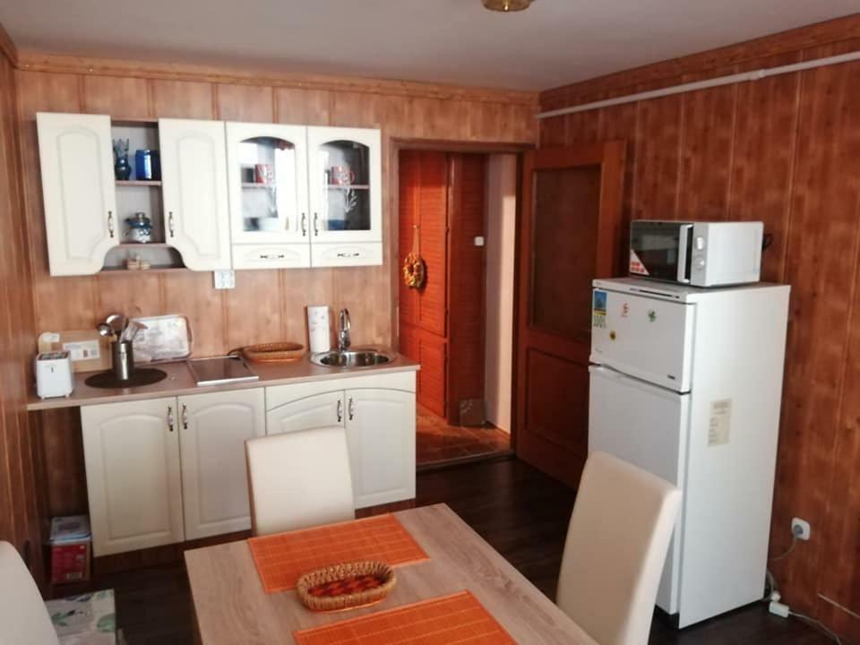 Kiscsillag Apartman Harkány Екстериор снимка